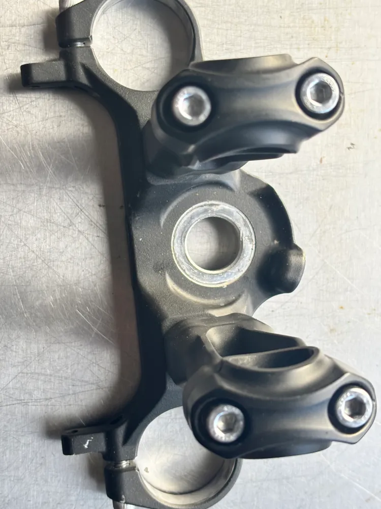 Gabelbrücke oben Yamaha MT 09 2021-2024 B7N-23435-00