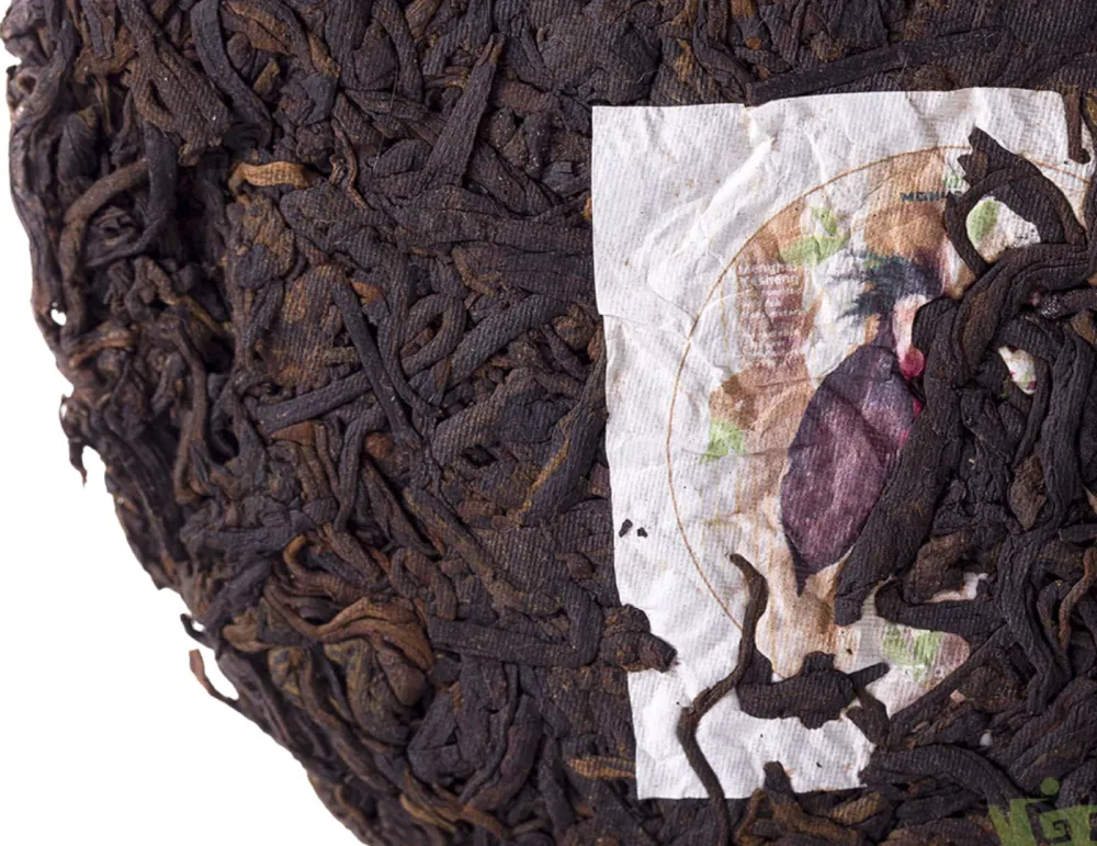 Menghai Yesheng Shu Puer (Rohmaterial von wilden Teebäumen, geerntet 2018, gepresst 2019), 357 g