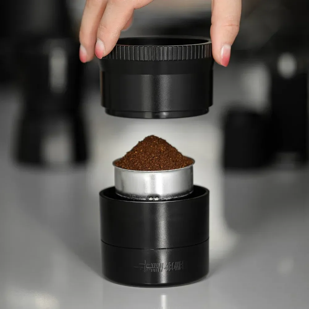 MHW-3BOMBER Cyclone Moka Pot Coffee Distributor schwarz