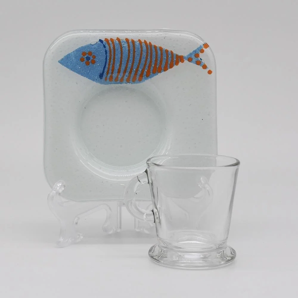 Tasse und Untertasse aus Fusingglas „Sardinha“