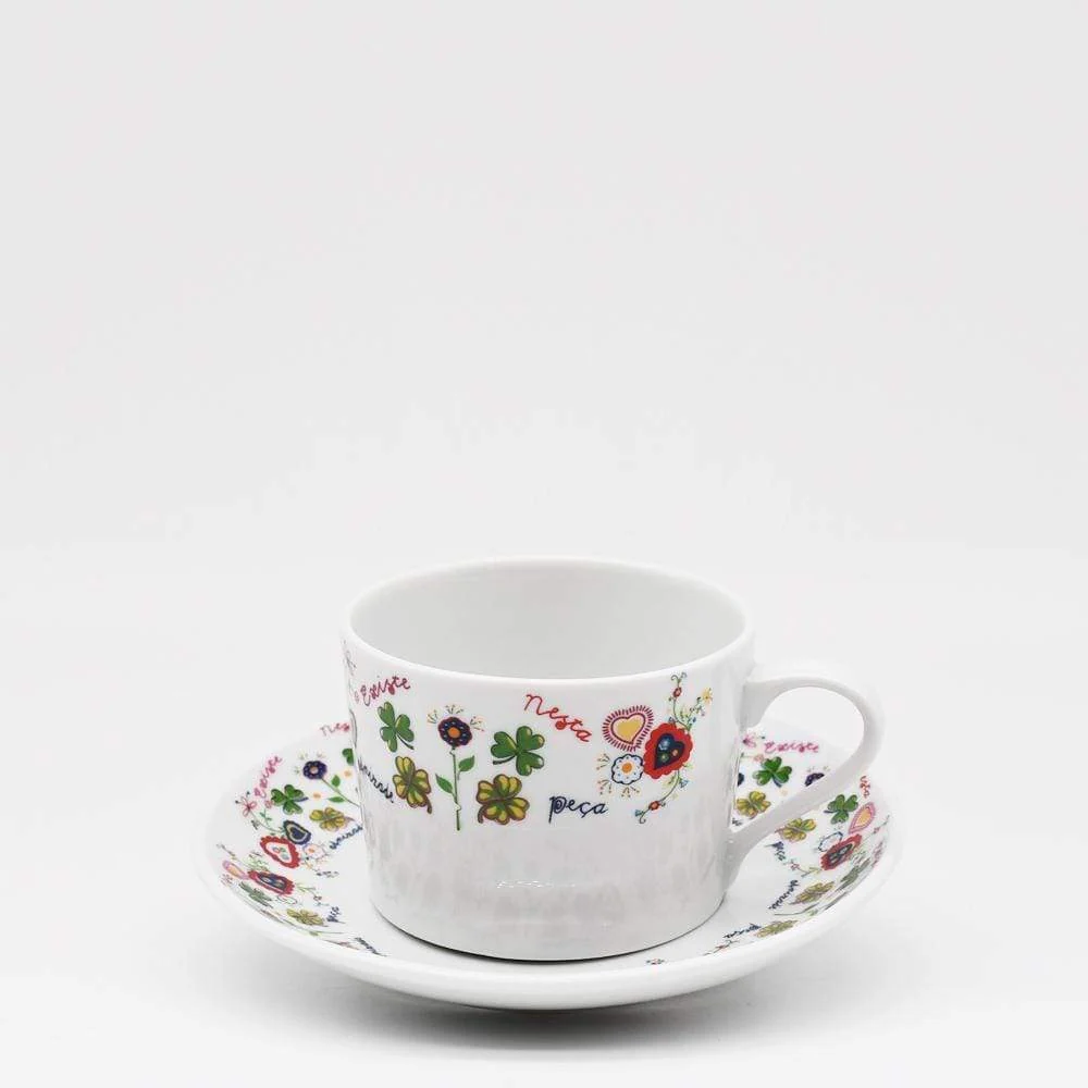 Tasse und Untertasse aus Porzellan „Amizade“