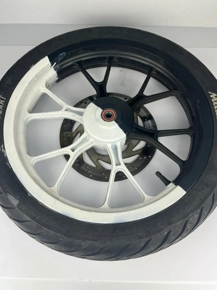 vordere Gussfelge mit Reifen, Derbi/Aprilia ab 2011, 100/80-17, 15mm Achsdurchmesser