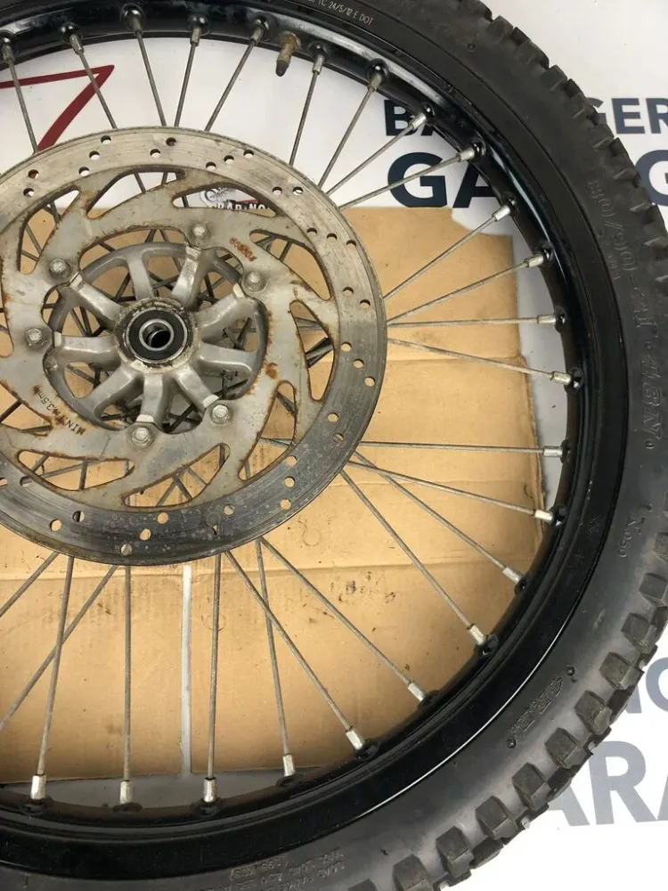 vordere Speichenfelge mit Stollenreifen, Derbi/Aprilia/Gilera, 80/90-21, 15mm Achsdurchmesser