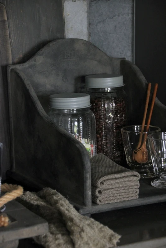 Vorratsglas Kaffee (rechts)
