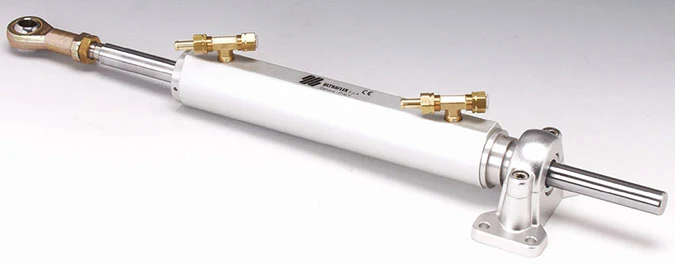 Zylinder für Innenbordmotor. Maximaler Druck 87 kg