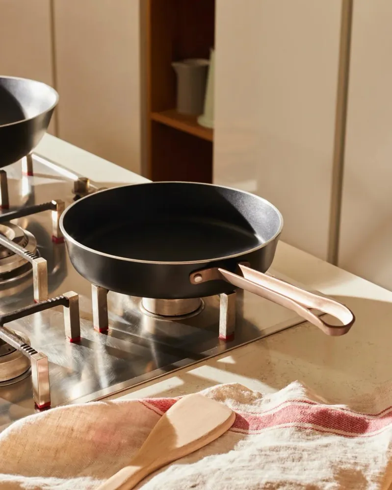Alessi Edo Langstielpfanne aus Aluminium mit Antihaftbeschichtung, 28 cm