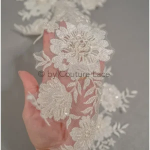 Brautspitze Borte mit Perlen & Pailletten/ Spitzenborte off-white / Braut Borte/ Spitzenborte für Brautkleid// T24-121
