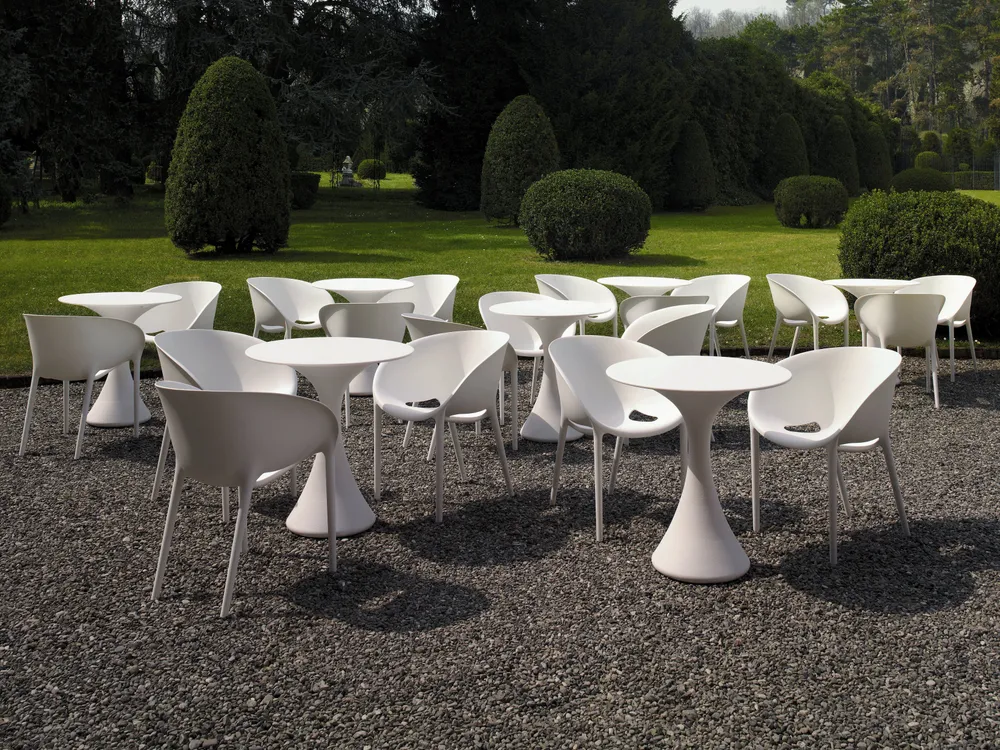 Kissi White Kissi Cafe Tisch