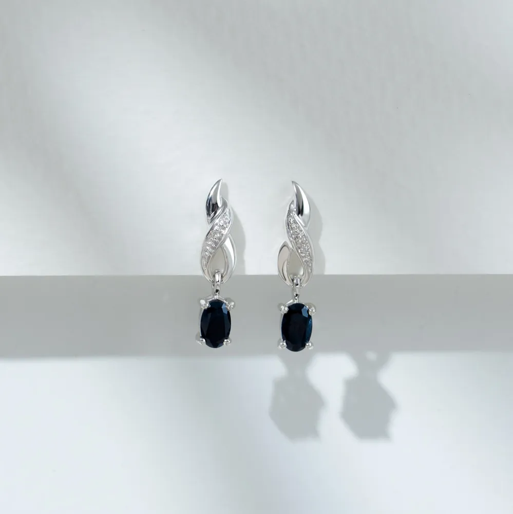 Klassische ovale Saphir- und Diamant-Ohrhänger 9 Karat Weißgold