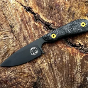 White River M1 BackPacker Pro – Carbonfaser, Black PVD, Limited Edition 2024 – CPM-MagnaCut (WRM1-LIM-2024-CBI)