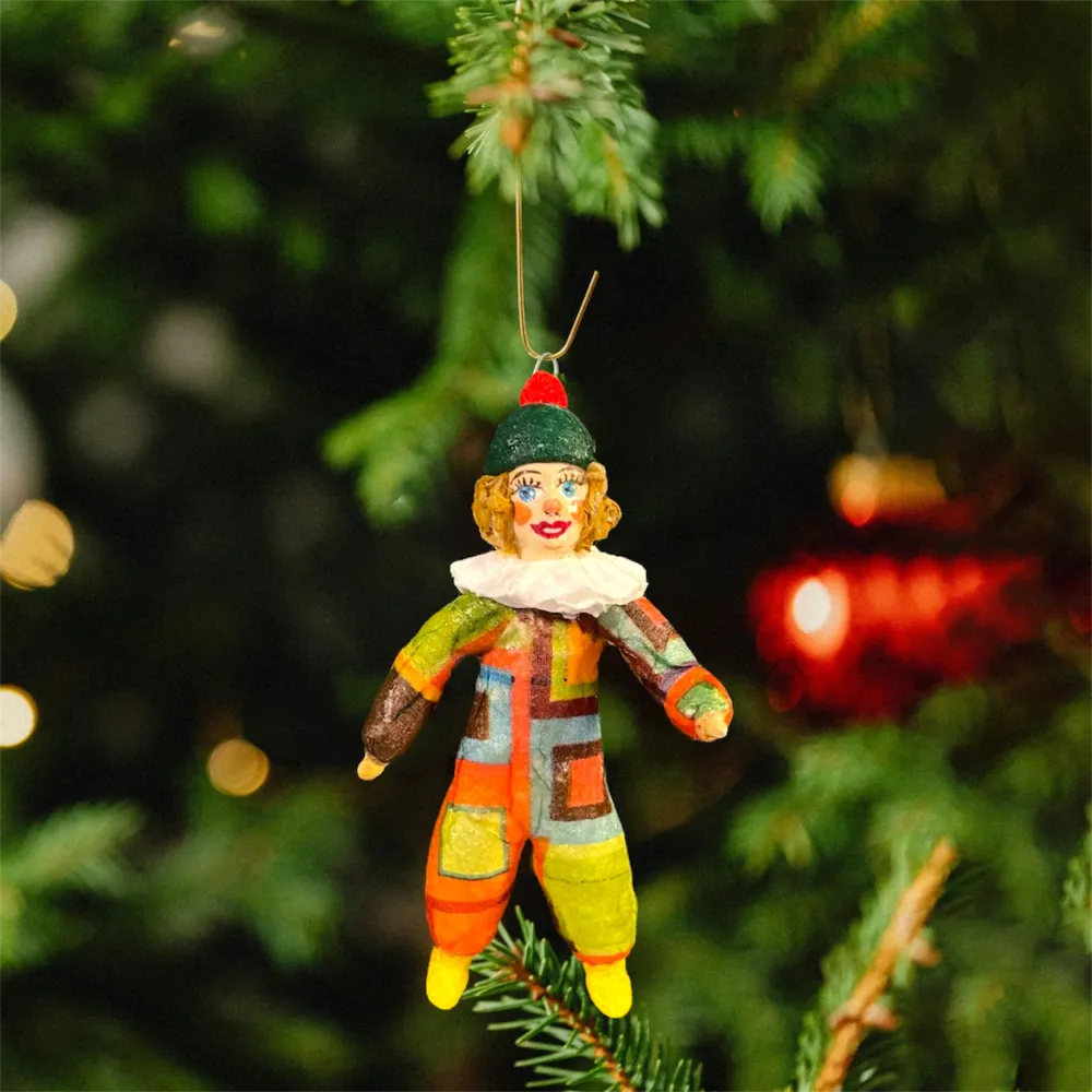Weihnachtspuppe Harlekin im karierten Kostüm